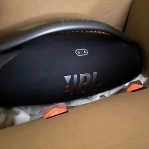 JBL Portable Speakers. Very Loud